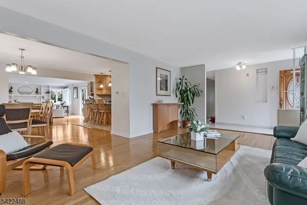 360 Upland Rd, Mountainside Boro, NJ 07092