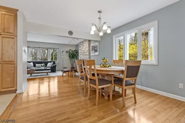 360 Upland Rd, Mountainside Boro, NJ 07092