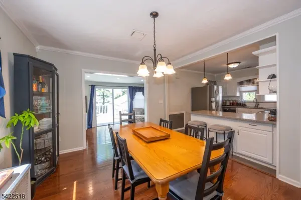 19 Bond Pl, West Caldwell Twp., NJ 07006