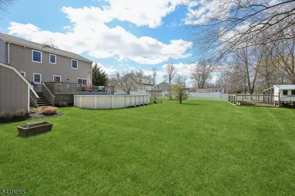 16 Meadow Ln, Mansfield Twp., NJ 07840