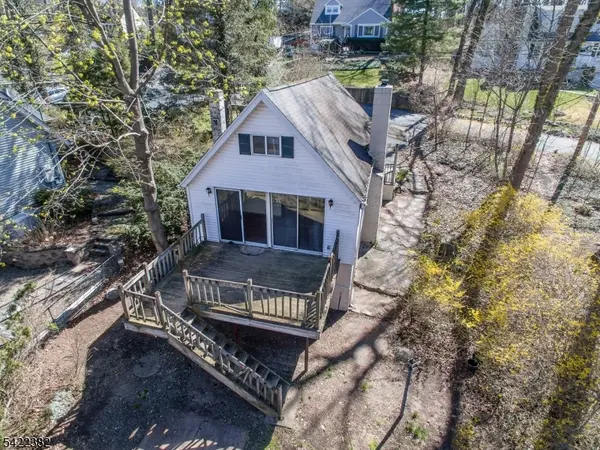 48 Lakeside Trl, Kinnelon Boro, NJ 07405