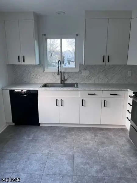 132 Longacre Ct, Hillsborough Twp., NJ 08844