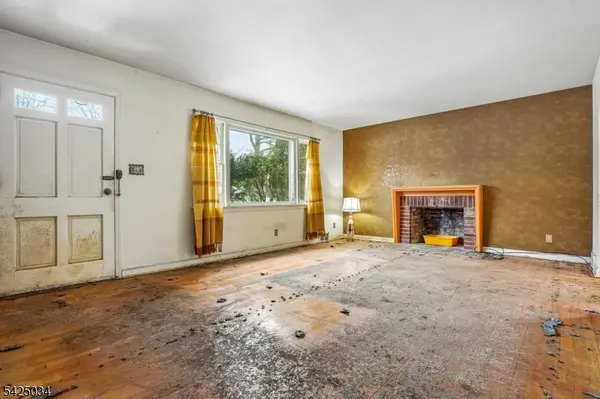 22 Springbrook Rd, Livingston Twp., NJ 07039