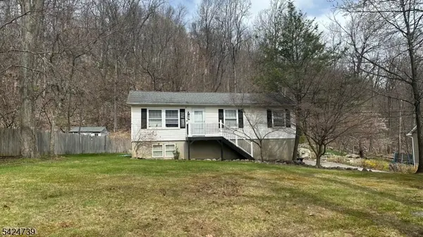 32 Panorama Dr, Vernon Twp., NJ 07461