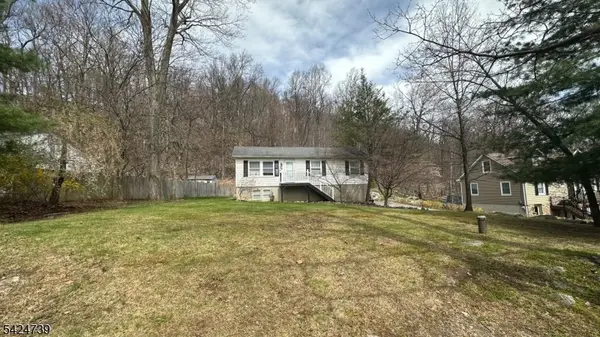 32 Panorama Dr, Vernon Twp., NJ 07461