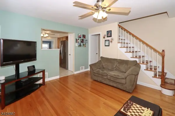 722 Pine St, Roselle Park Boro, NJ 07204