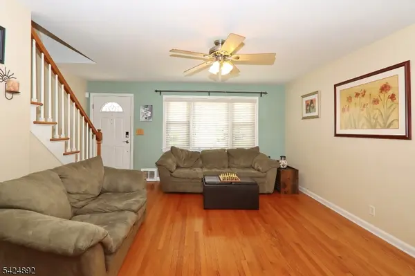 722 Pine St, Roselle Park Boro, NJ 07204