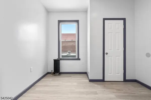 211 N 13Th St, Newark City, NJ 07107