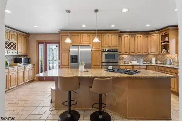 9 Laurel Ave, Franklin Twp., NJ 08528