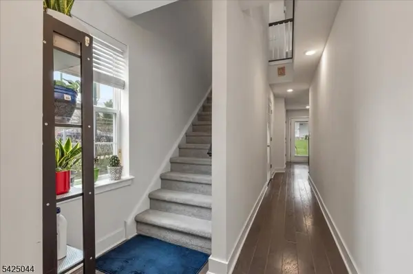 309 Saratoga Ct, Branchburg Twp., NJ 08876