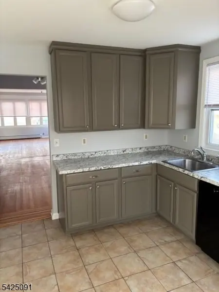 302 Buffalo Ave #1, Paterson City, NJ 07503