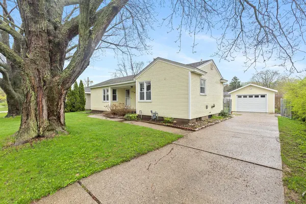 130 W 33rd ST, Holland City, MI 49423