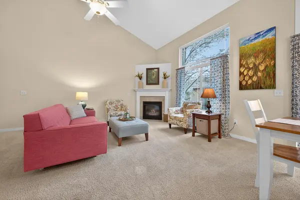 2929 Stoney Creek CT #102, Georgetown Twp, MI 49426