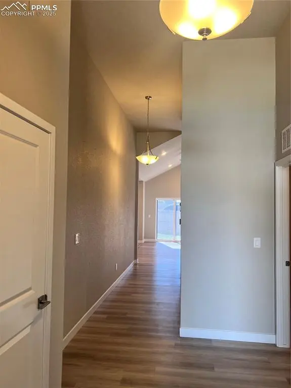 2204 Crestwood LN, Pueblo, CO 81008