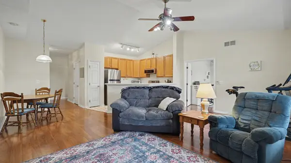 1492 Fox Pointe CIR, Pittsfield Charter Twp, MI 48108