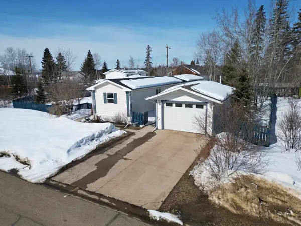 5206 49 Ave, Fort Vermilion, AB T0H1N0