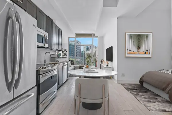 169 Fort York BLVD #913, Toronto C01, ON M5V 0C8