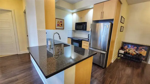 28 Linden ST #2108, Toronto C08, ON M4Y 0A4