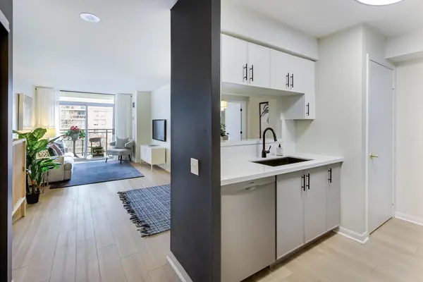 650 Lawrence AVE W #509, Toronto C04, ON M6A 3E8