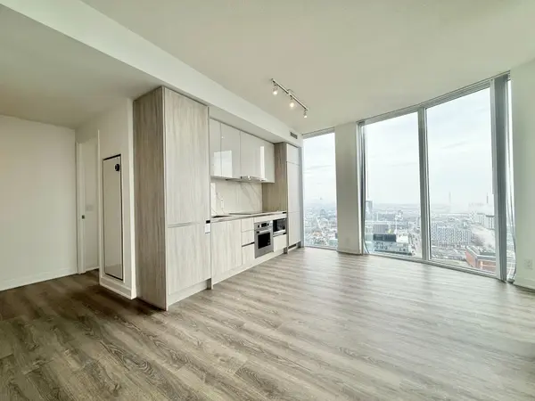 180 Front ST E #4106, Toronto C08, ON M5A 0A9