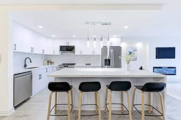 1201 Steeles AVE W #804, Toronto C07, ON M2R 3K1