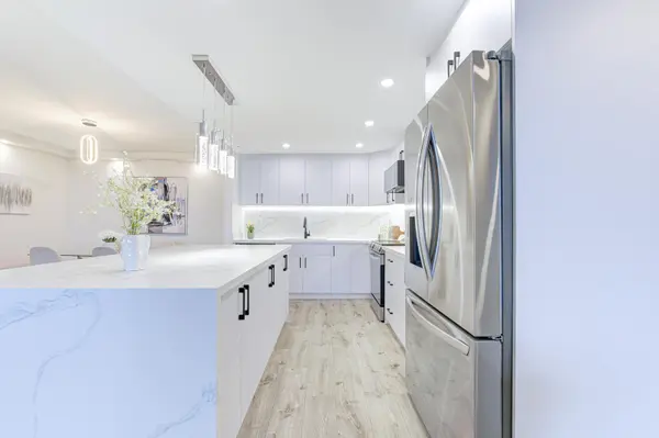 1201 Steeles AVE W #804, Toronto C07, ON M2R 3K1