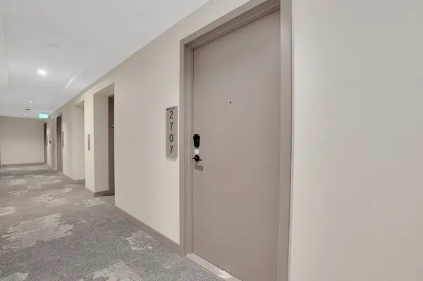 634 Church ST #2707, Toronto C08, ON M4Y 2G3