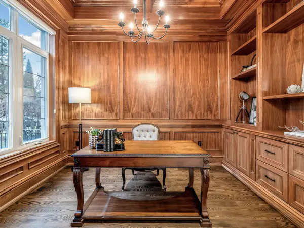 5 Lloydminster CRES, Toronto C14, ON M2M 2R9