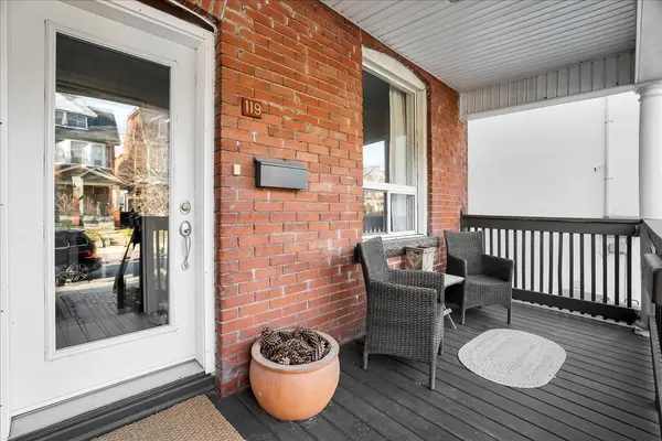 119 Barton AVE, Toronto C02, ON M6G 1P8
