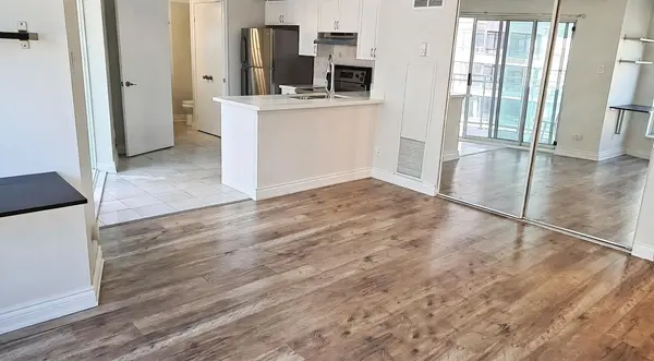 600 Queens Quay W #719, Toronto C01, ON M5V 3M3