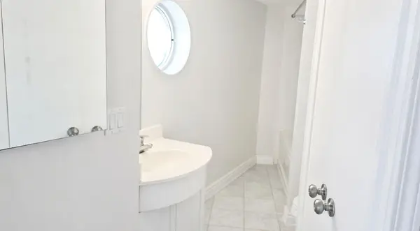 600 Queens Quay W #719, Toronto C01, ON M5V 3M3