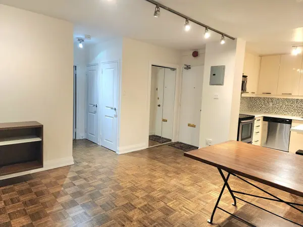 60 Montclair AVE #208, Toronto C03, ON M5P 1P7