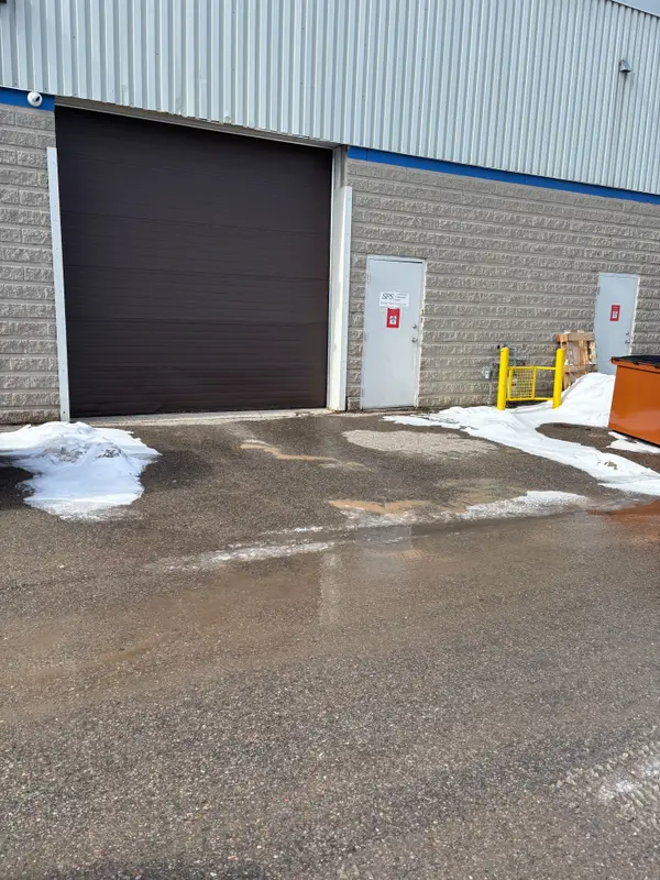 1610 McEwen DR #6, Whitby, ON L1N 8V6