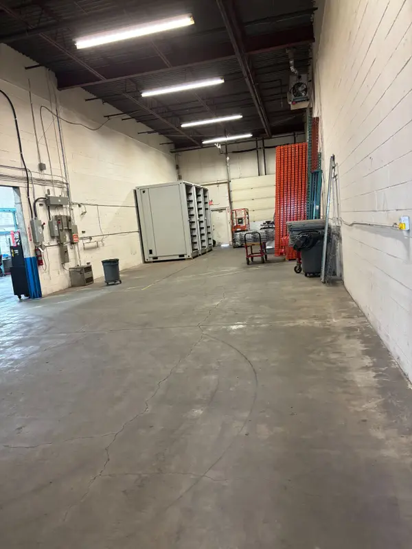 1610 McEwen DR #6, Whitby, ON L1N 8V6