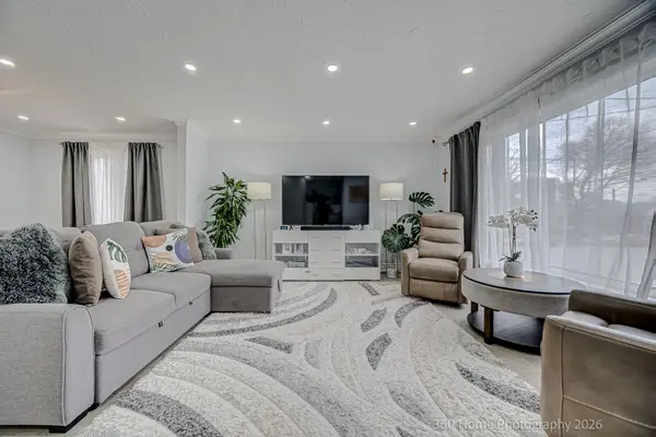 17 Montvale DR, Toronto E08, ON M1M 3E5