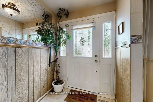 11 Midcroft DR, Toronto E07, ON M1S 1W9