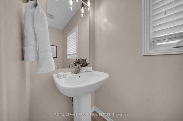 19 Jack Roach St ST, Clarington, ON L1C 0S8