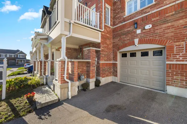 1058 Clipper LN, Pickering, ON L1X 0E9