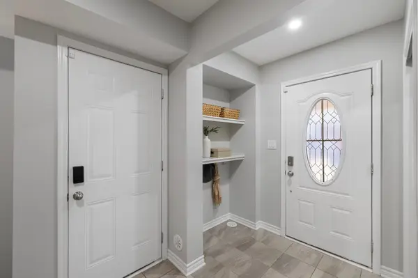 1058 Clipper LN, Pickering, ON L1X 0E9