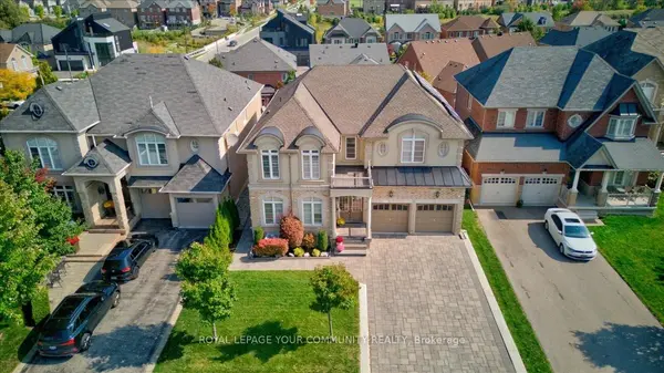 9 Heaney CT, Aurora, ON L4G 0J7