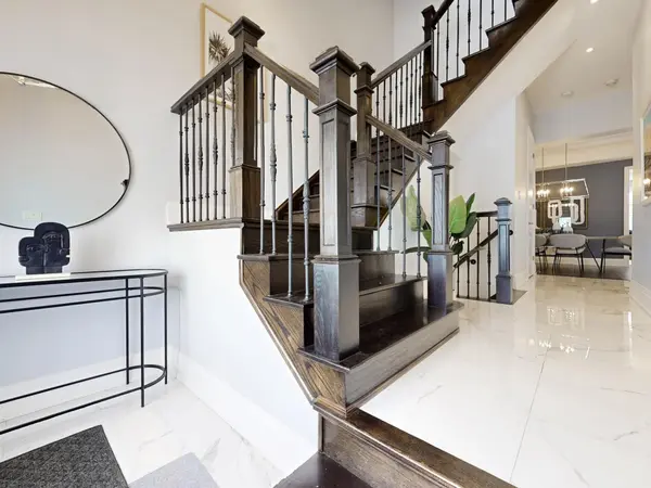 39 Giardina CRES, Richmond Hill, ON L4B 0G1