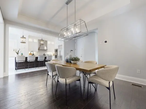 39 Giardina CRES, Richmond Hill, ON L4B 0G1