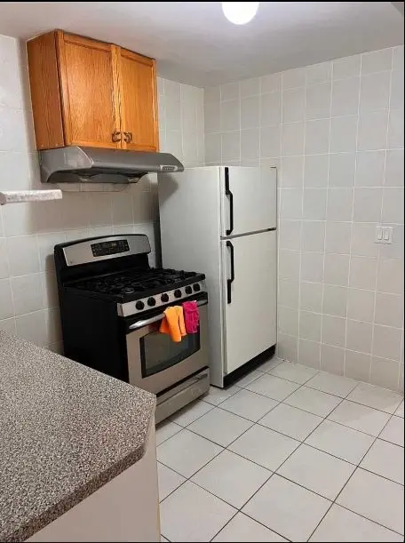 11 Zeng Cheng DR, Markham, ON L6C 0T6