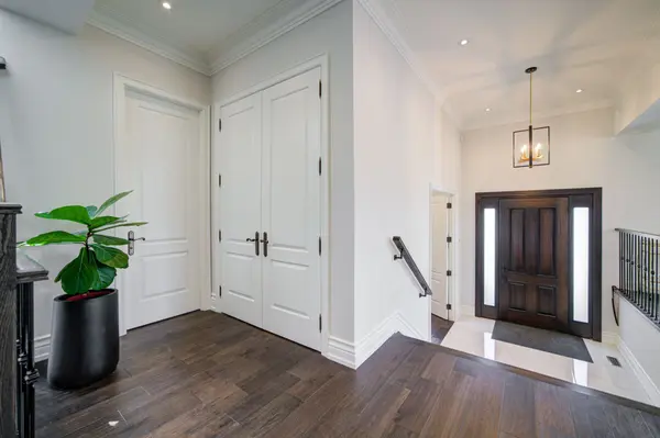 212 Sussex AVE, Richmond Hill, ON L4C 2G2