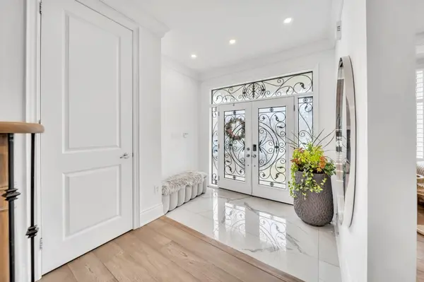 17 Roderick CT, Richmond Hill, ON L4E 0B4