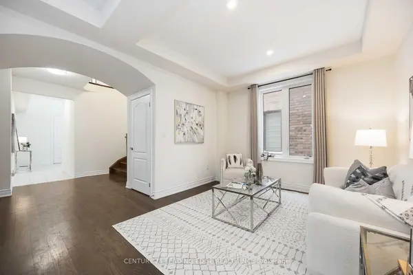 689 Somerville DR, Newmarket, ON L3X 0J9