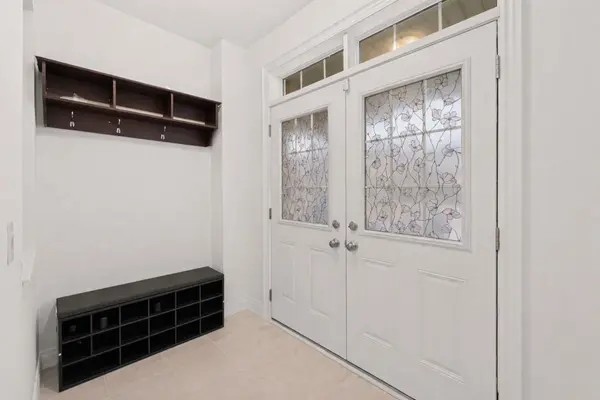 10 Neilly TER, Bradford West Gwillimbury, ON L3Z 4K9