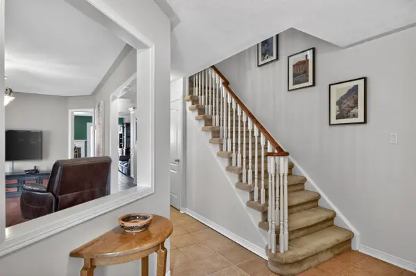 441 Heddle CRES, Newmarket, ON L3X 2J4