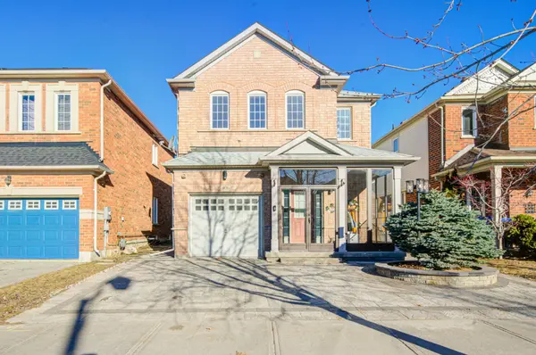 406 Reeves Way BLVD, Whitchurch-stouffville, ON L4A 0H3
