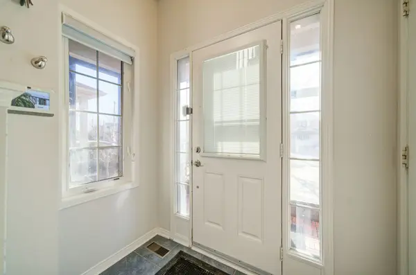 406 Reeves Way BLVD, Whitchurch-stouffville, ON L4A 0H3